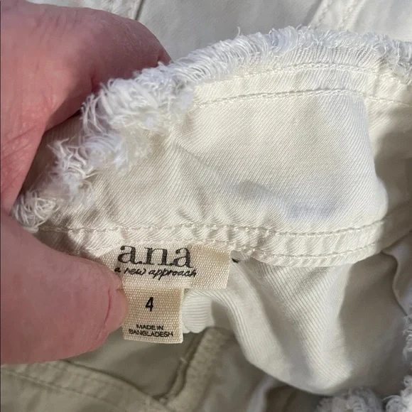 High Waist Cream Tie-Belt Shorts - Picture 3 of 3